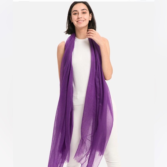 Ovcio Scarf - Picture 1 of 4